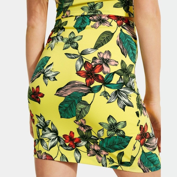 Guess Women's Mairin Wrapped Skirt Cheeky Jungle Yellow Medium New with Tags - Picture 2 of 7